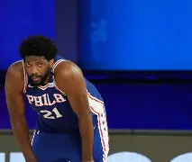 人取胜保持连胜，埃姆比德发挥出色(埃比姆比)